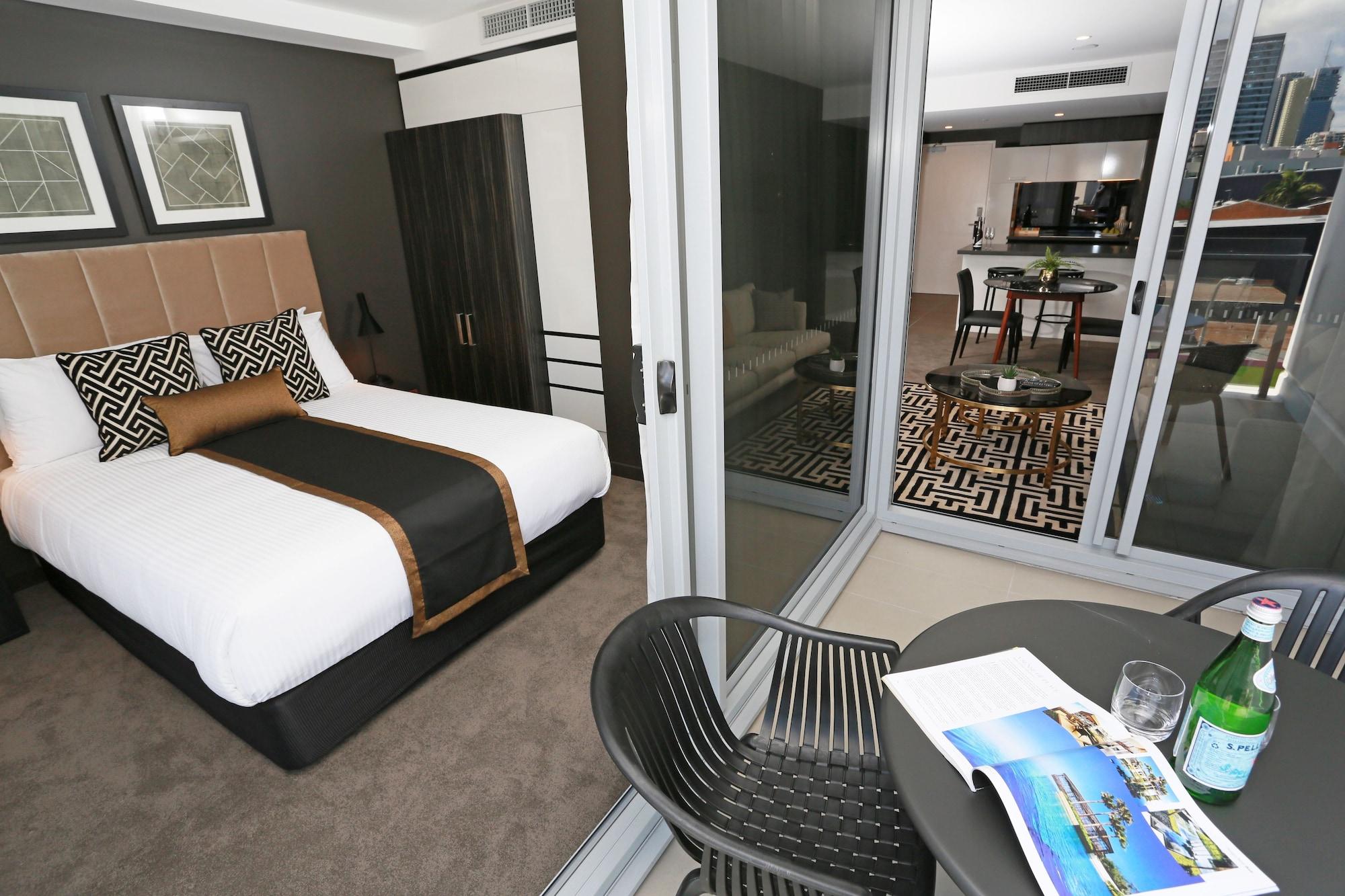 อเล็กส์ เพอร์รี โฮเต็ล แอนด์ อพาร์ตเมนต์ Hotel บริสเบน ภายนอก รูปภาพ