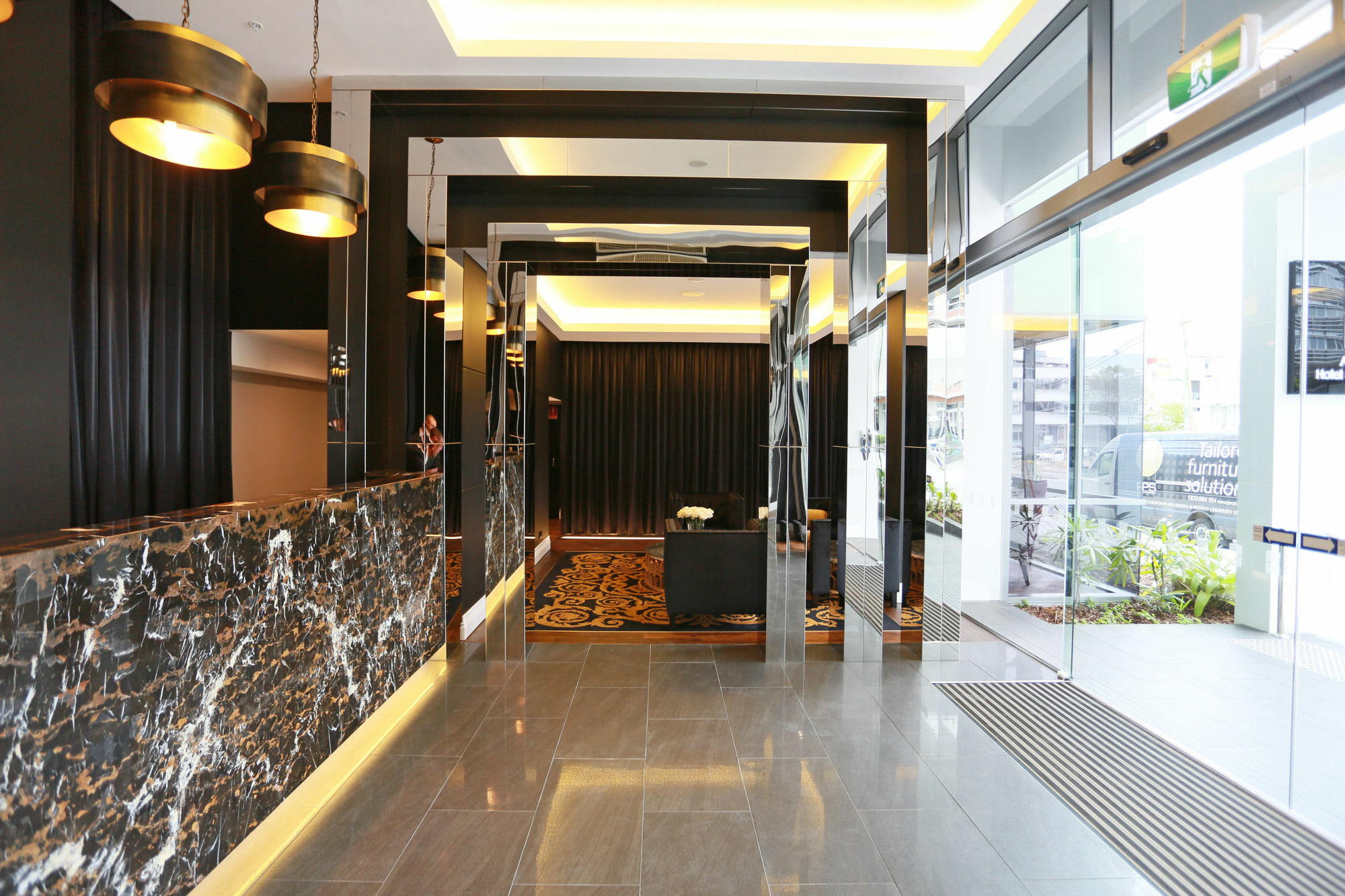 อเล็กส์ เพอร์รี โฮเต็ล แอนด์ อพาร์ตเมนต์ Hotel บริสเบน ภายนอก รูปภาพ